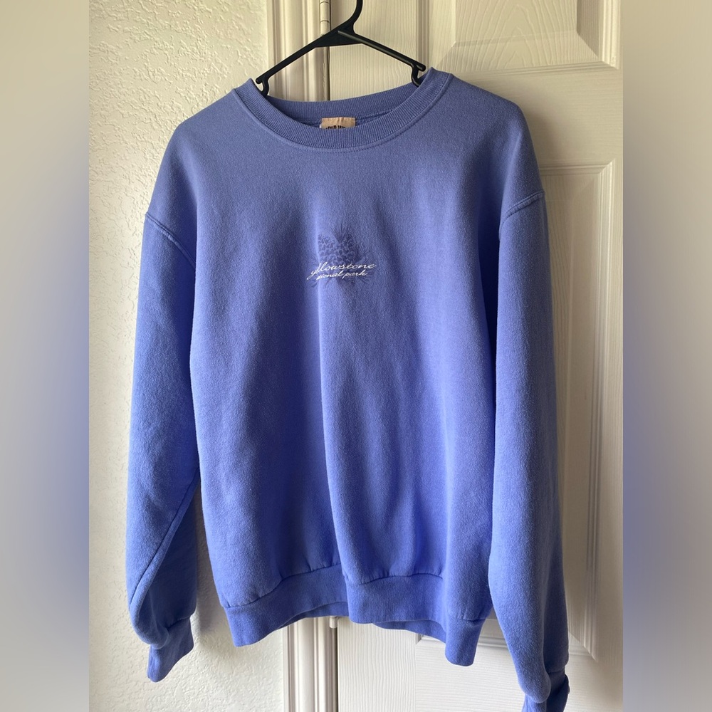 Thrifted Yellowstone National Park sweatshirt